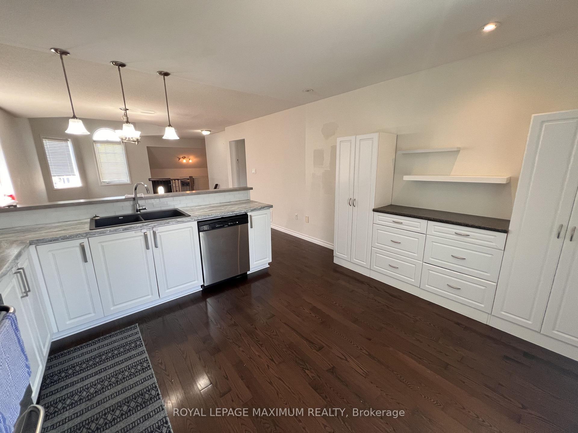 Photo 10 of Unit Main, 82 Ambler Bay, Barrie, Georgian Drive — HOMEH