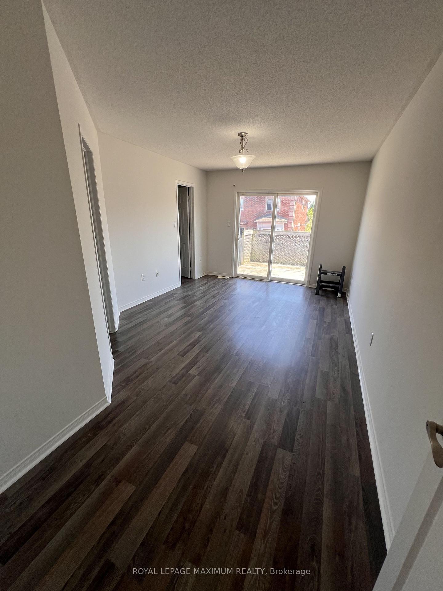 Photo 11 of Unit Main, 82 Ambler Bay, Barrie, Georgian Drive — HOMEH