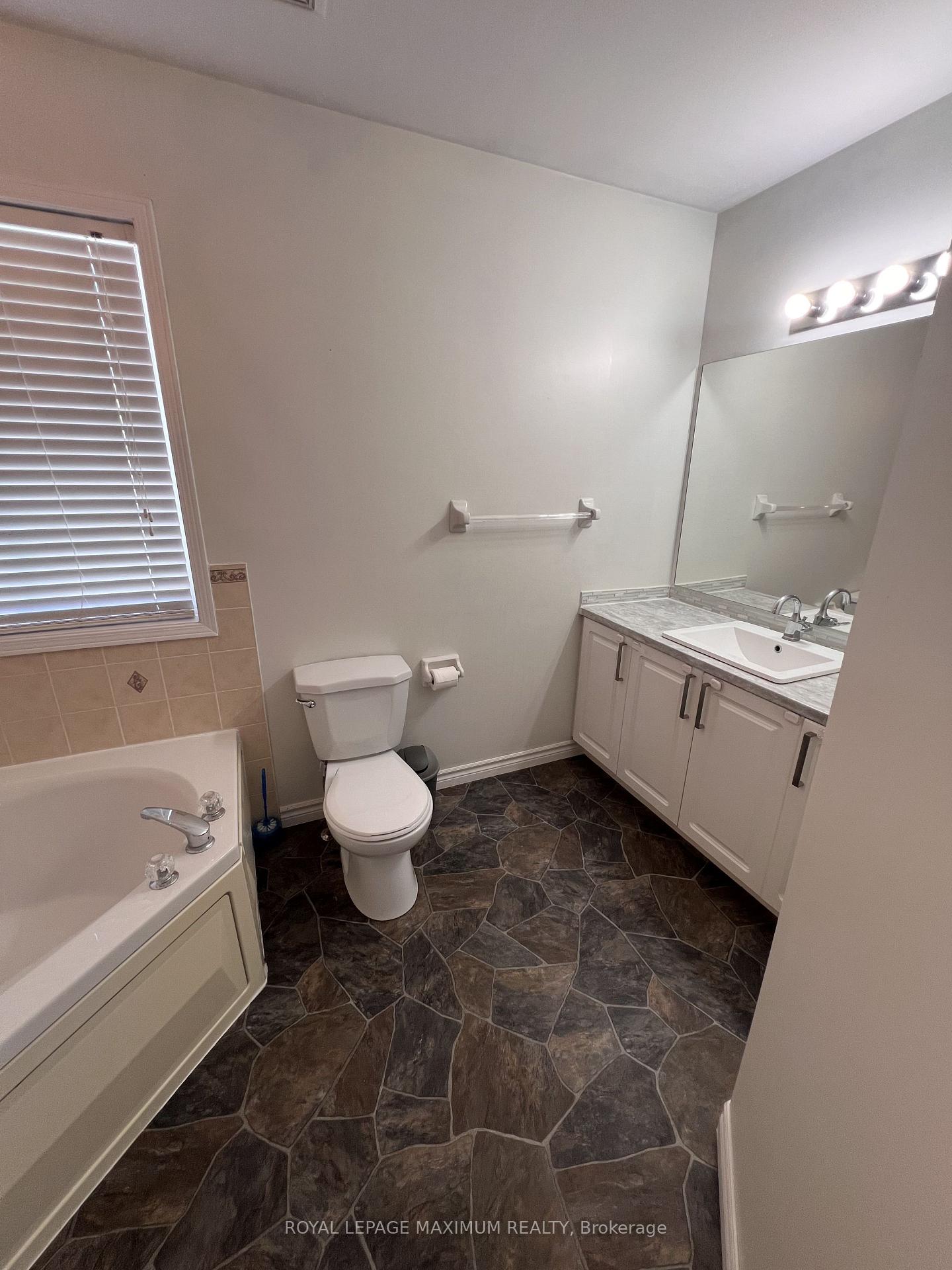 Photo 12 of Unit Main, 82 Ambler Bay, Barrie, Georgian Drive — HOMEH