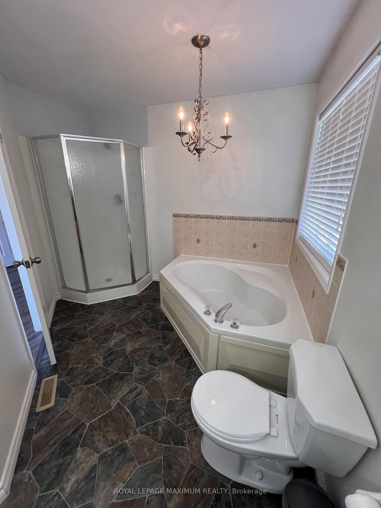 Photo 13 of Unit Main, 82 Ambler Bay, Barrie, Georgian Drive — HOMEH