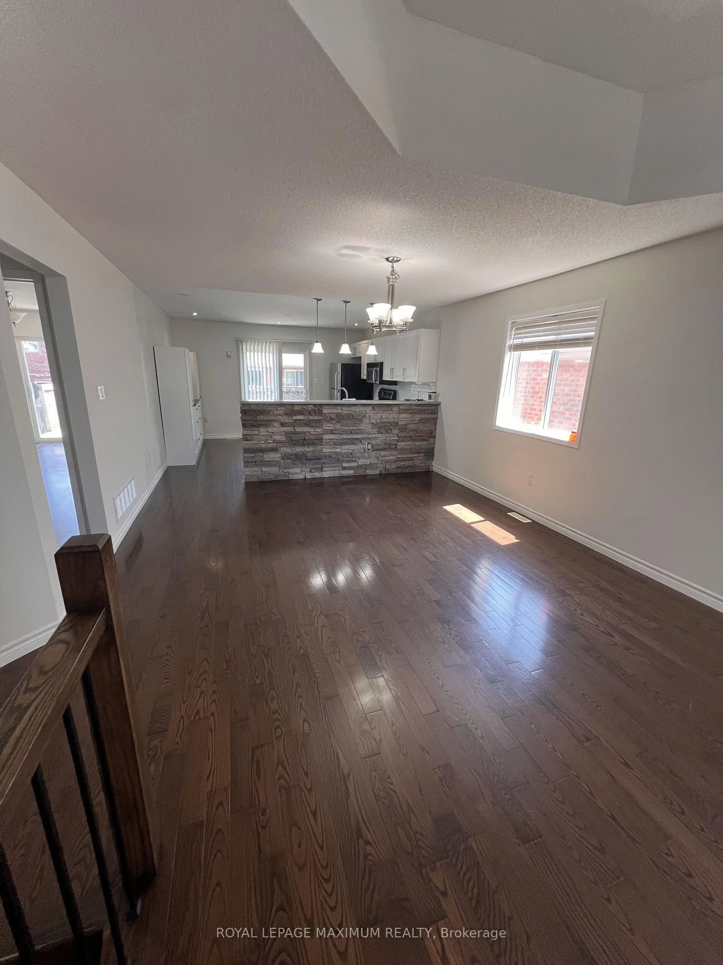 Photo 3 of Unit Main, 82 Ambler Bay, Barrie, Georgian Drive — HOMEH