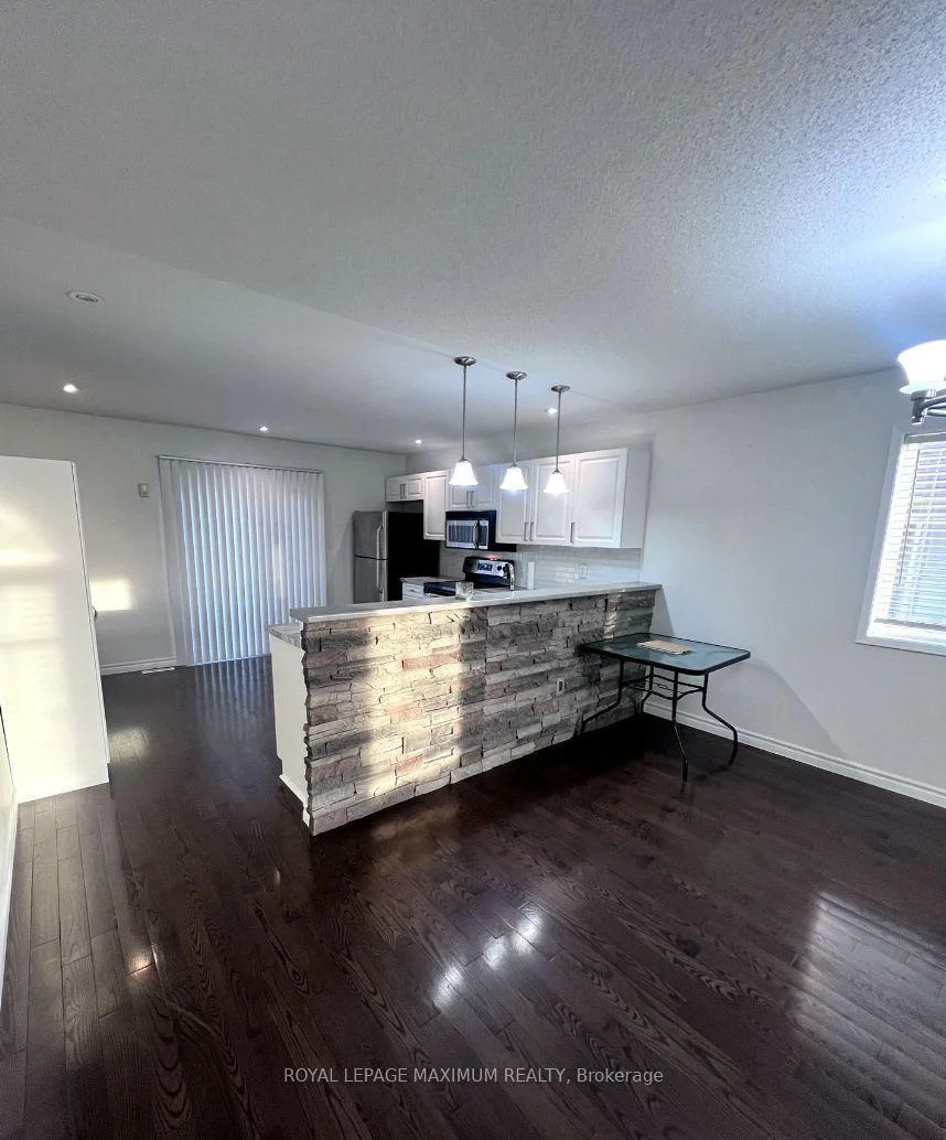 Photo 25 of Unit Main, 82 Ambler Bay, Barrie, Georgian Drive — HOMEH