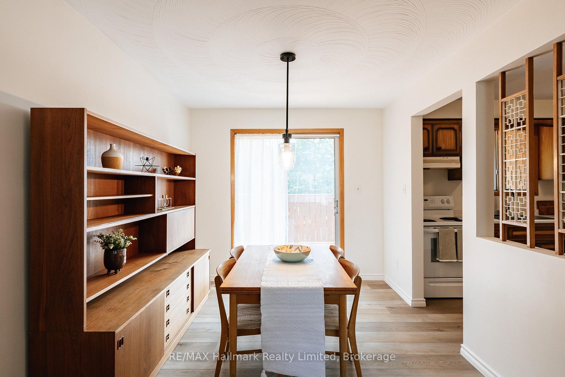 Photo 7 of 117 Old Country Drive, Kitchener, Country Hills — HOMEH