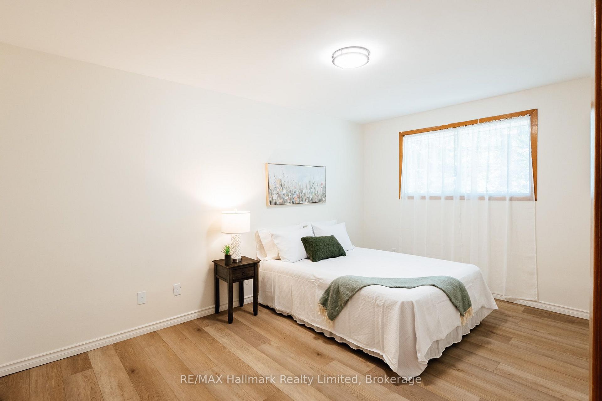 Photo 10 of 117 Old Country Drive, Kitchener, Country Hills — HOMEH