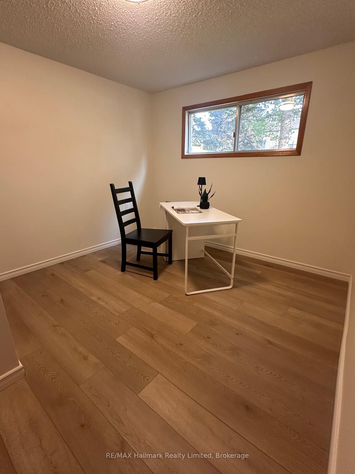Photo 16 of 117 Old Country Drive, Kitchener, Country Hills — HOMEH