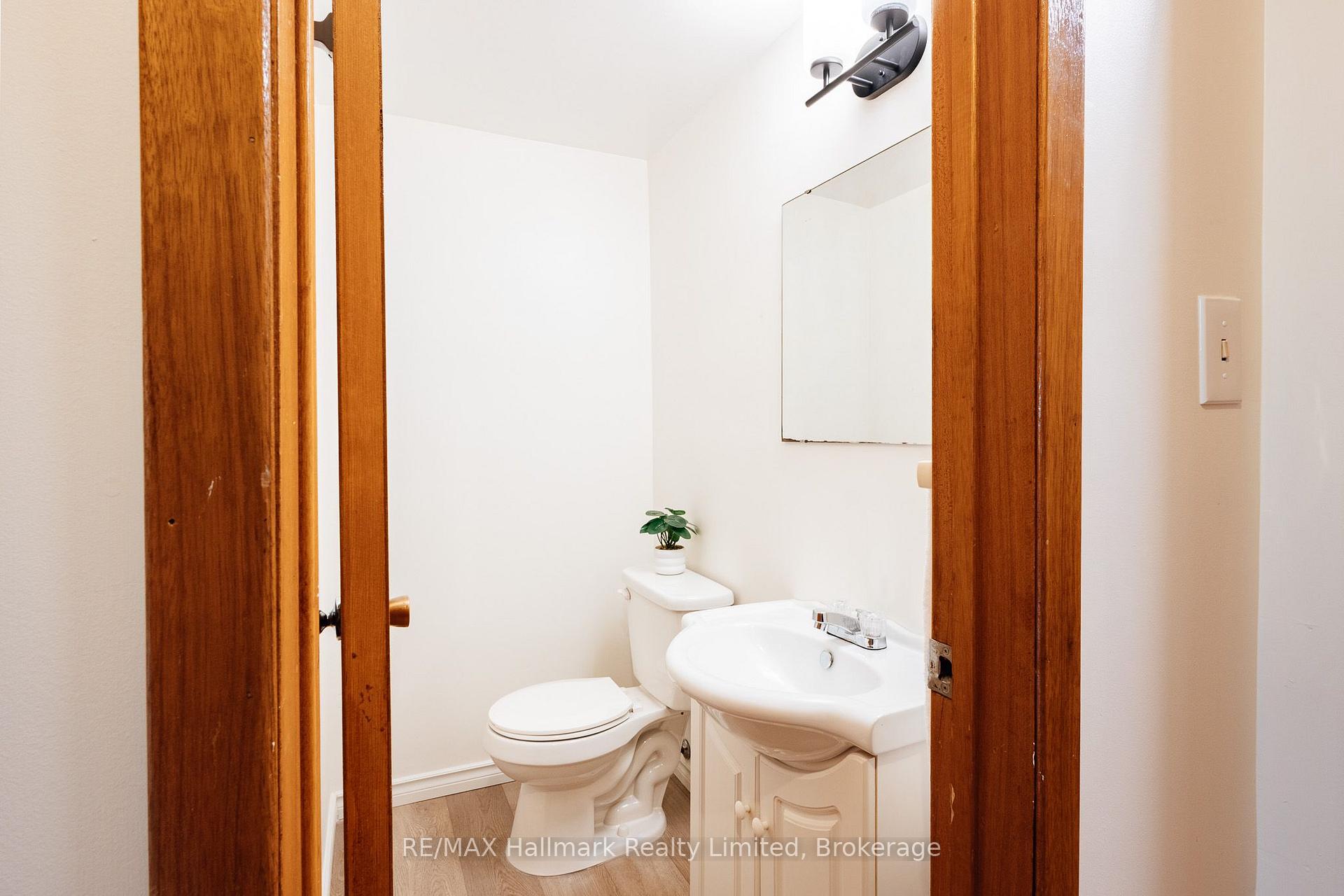 Photo 20 of 117 Old Country Drive, Kitchener, Country Hills — HOMEH