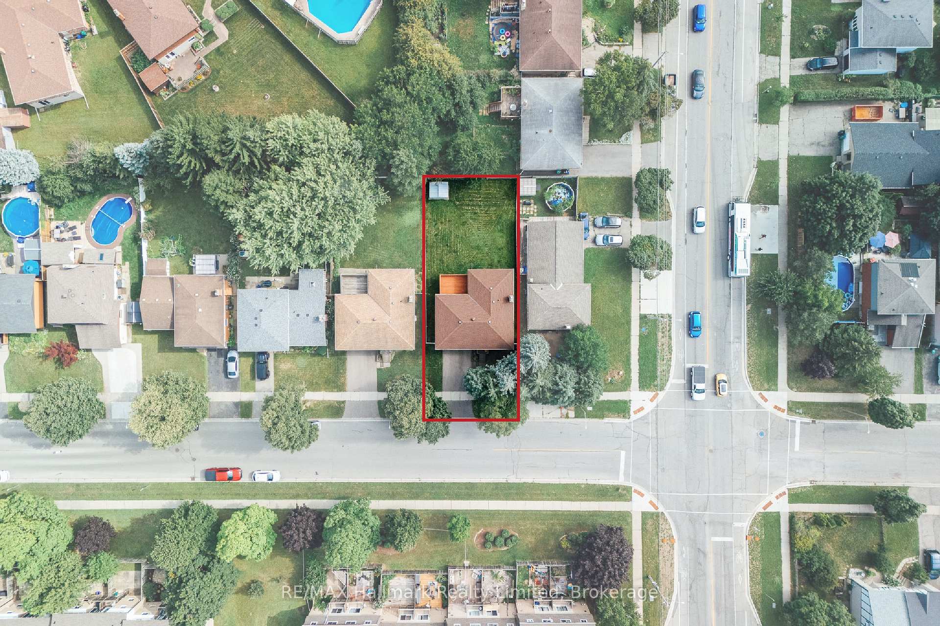 Photo 32 of 117 Old Country Drive, Kitchener, Country Hills — HOMEH