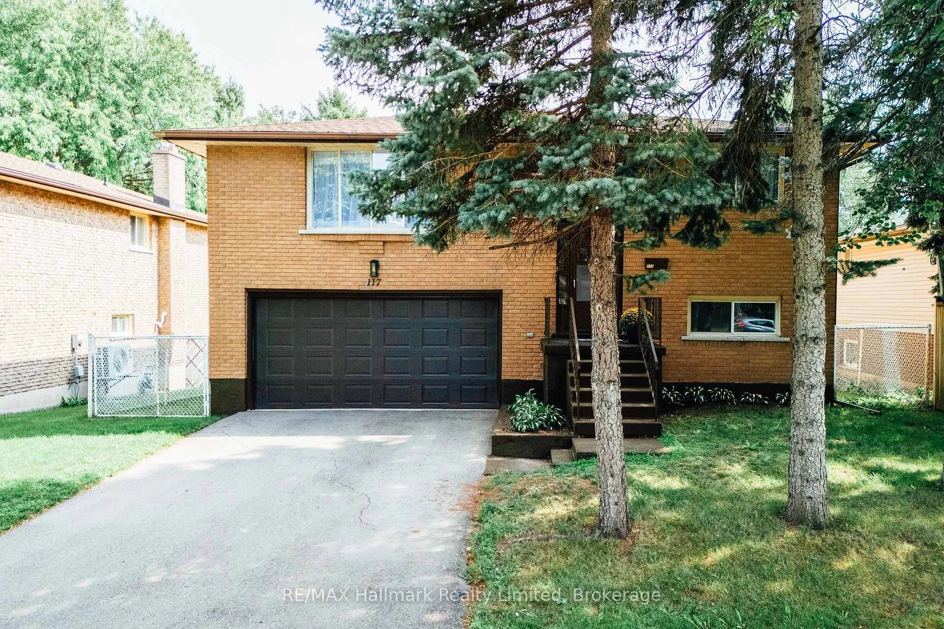 Photo 5 of 117 Old Country Drive, Kitchener, Country Hills — HOMEH
