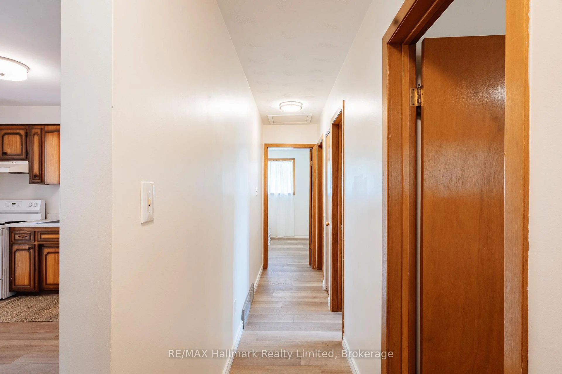 Photo 35 of 117 Old Country Drive, Kitchener, Country Hills — HOMEH