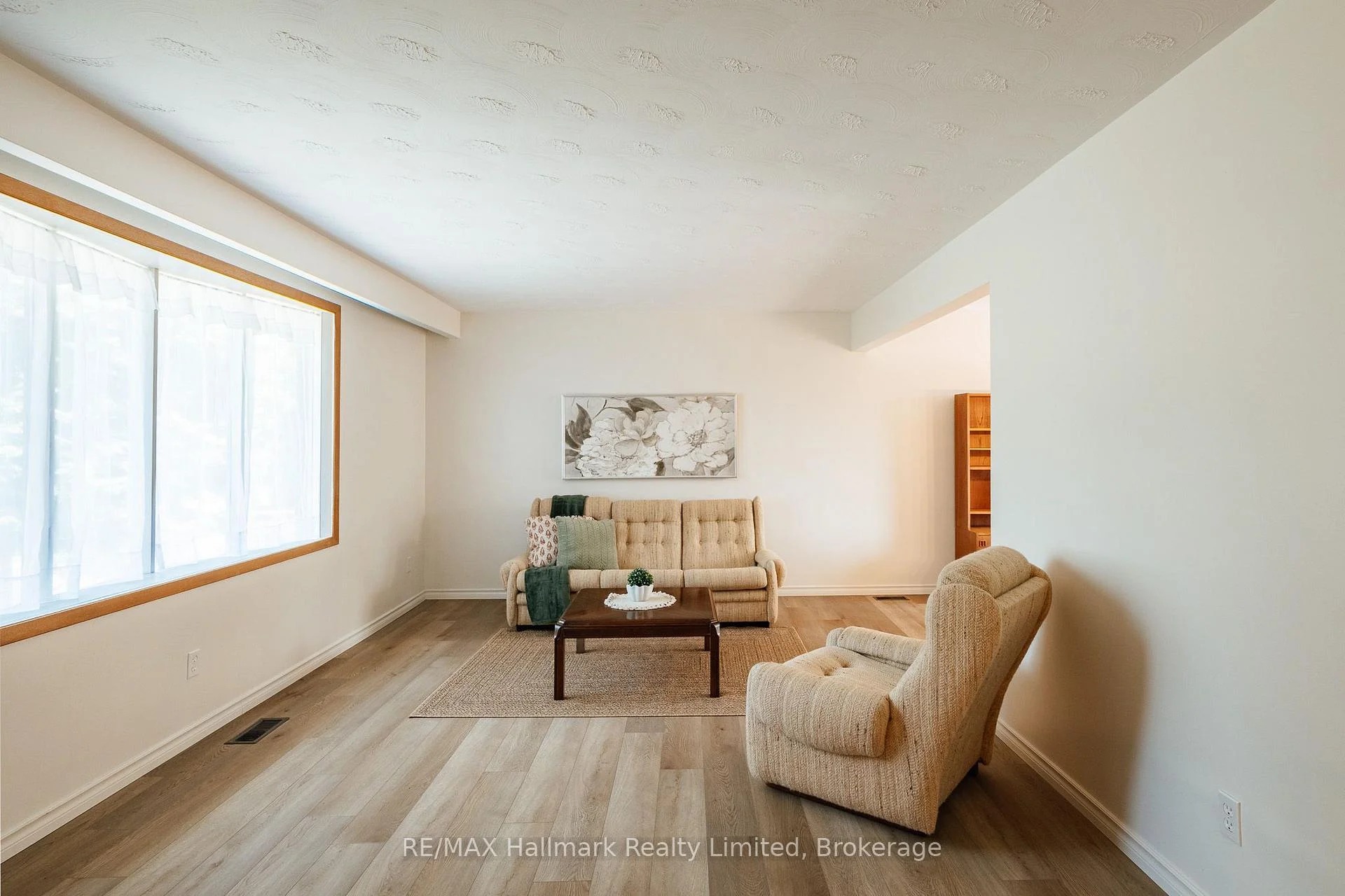 Photo 36 of 117 Old Country Drive, Kitchener, Country Hills — HOMEH