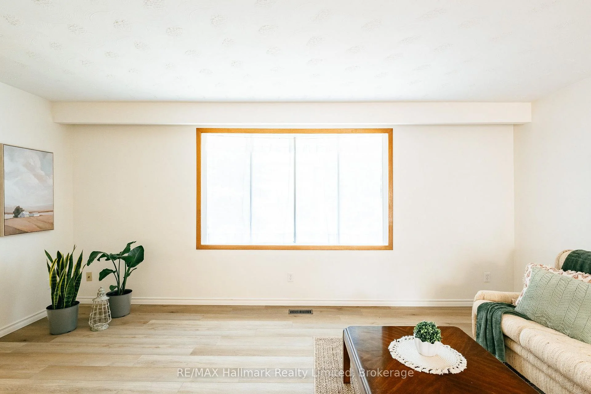 Photo 43 of 117 Old Country Drive, Kitchener, Country Hills — HOMEH
