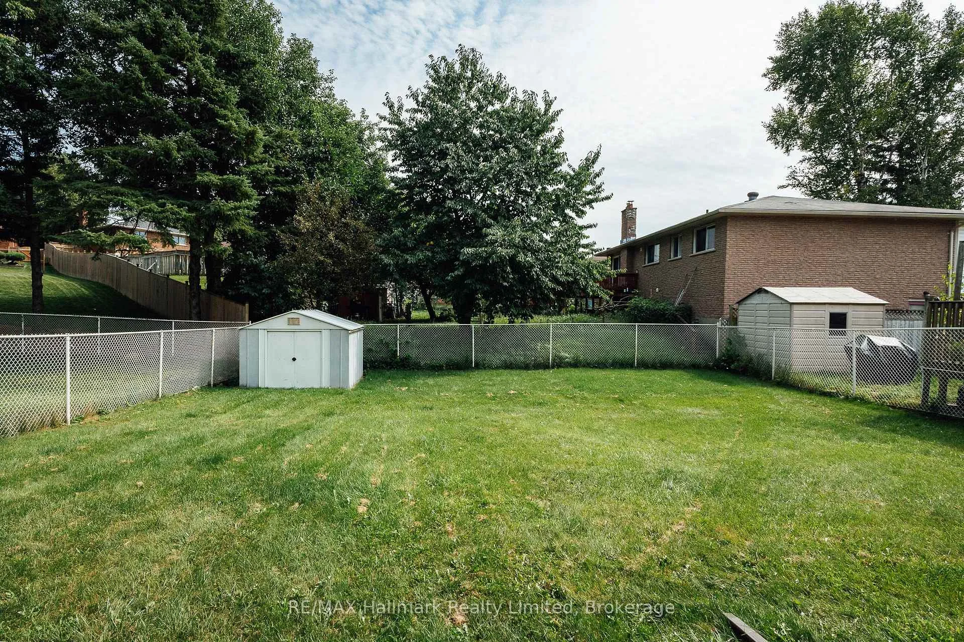 Photo 52 of 117 Old Country Drive, Kitchener, Country Hills — HOMEH