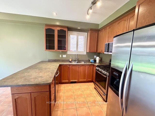 Photo 7 of 30 Chippingwood Manor, Aurora, Bayview Wellington — HOMEH