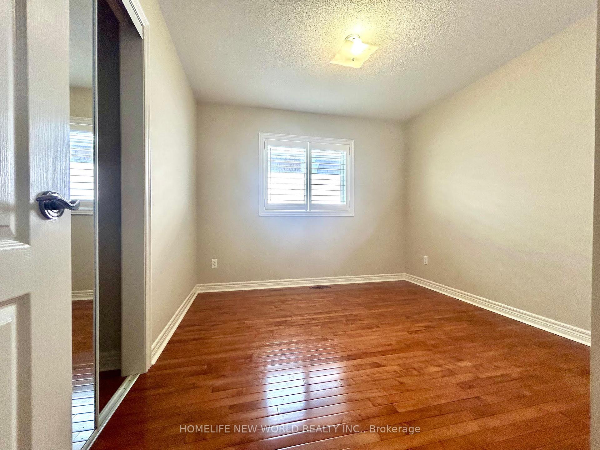 Photo 15 of 30 Chippingwood Manor, Aurora, Bayview Wellington — HOMEH