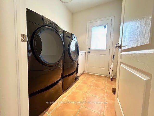 Photo 25 of 30 Chippingwood Manor, Aurora, Bayview Wellington — HOMEH