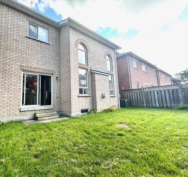 Photo 29 of 30 Chippingwood Manor, Aurora, Bayview Wellington — HOMEH