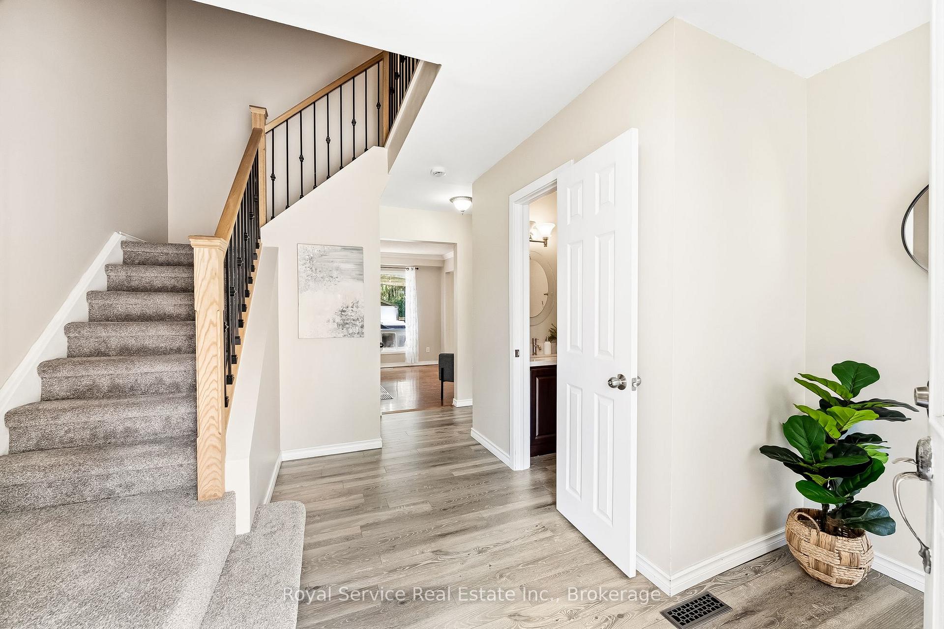 Photo 5 of 6 Gilmour Drive, Ajax, Central — HOMEH