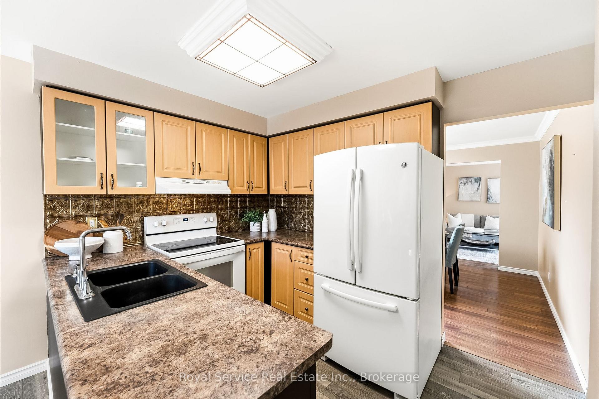 Photo 14 of 6 Gilmour Drive, Ajax, Central — HOMEH