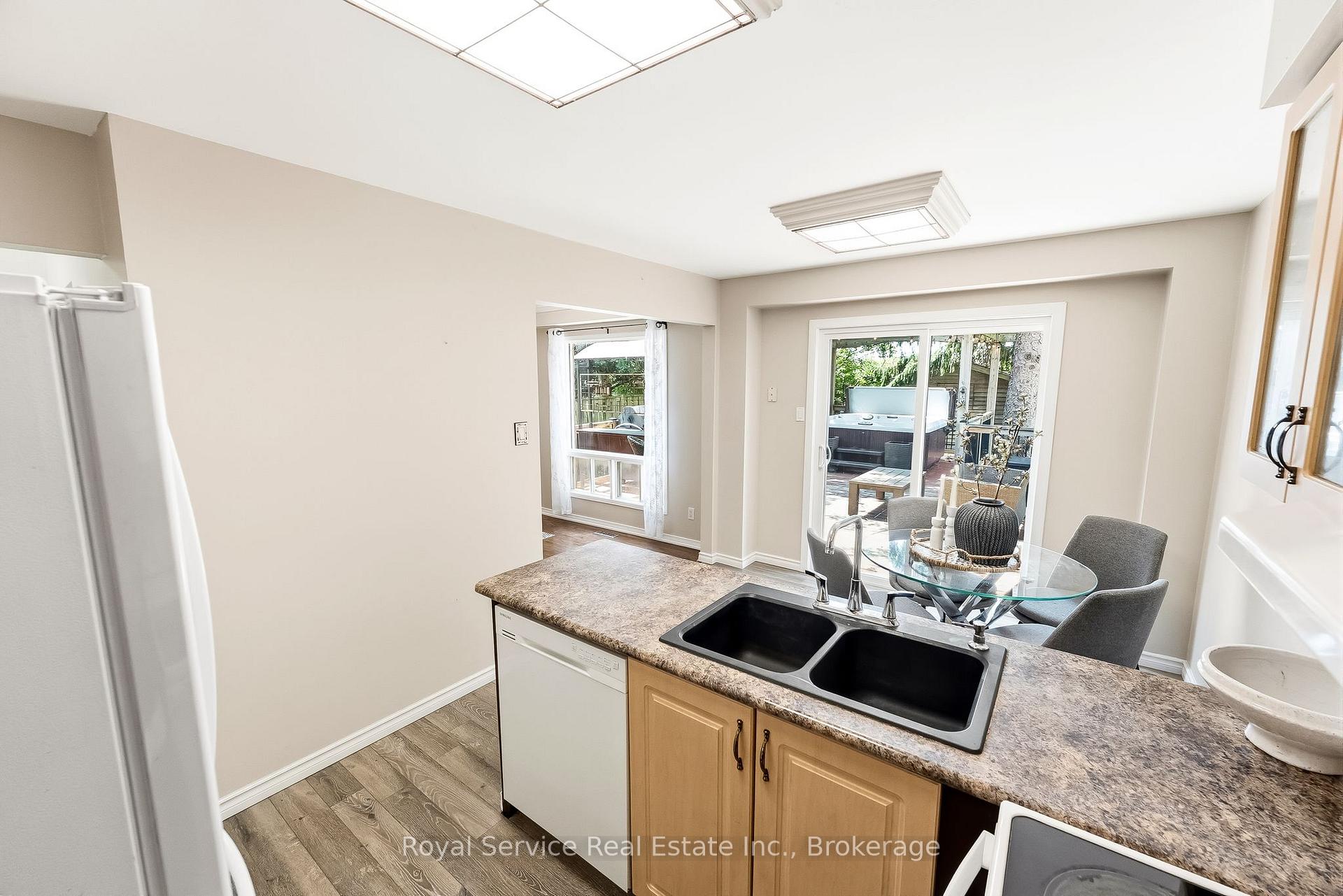 Photo 16 of 6 Gilmour Drive, Ajax, Central — HOMEH