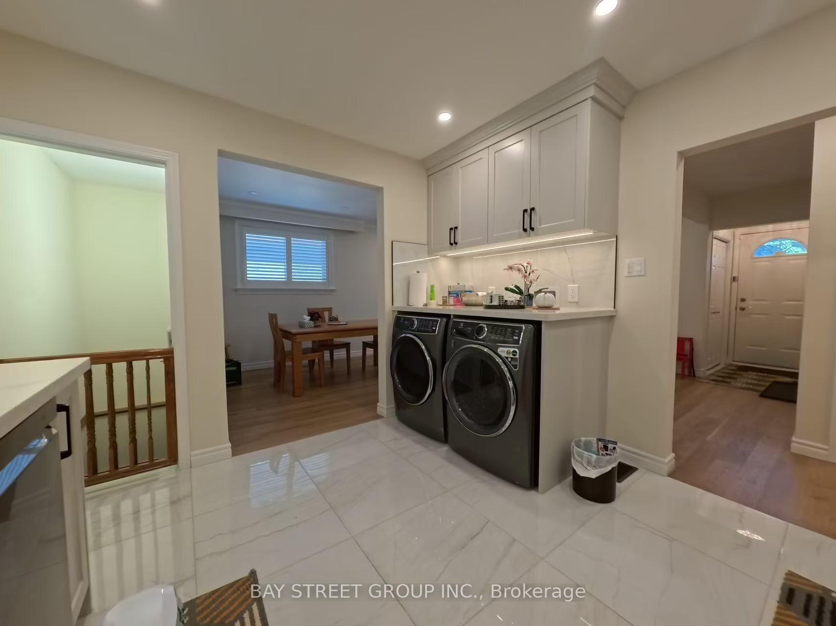 Photo 10 of 402 Osiris Drive, Richmond Hill, Crosby — HOMEH