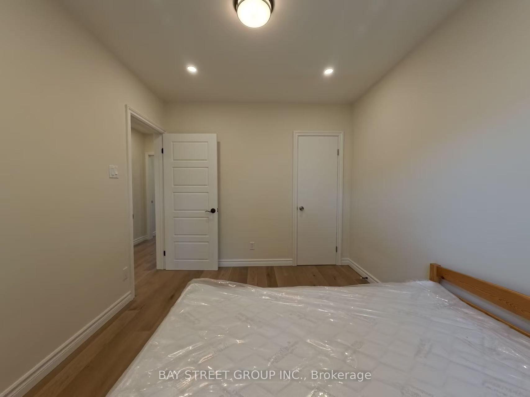 Photo 15 of 402 Osiris Drive, Richmond Hill, Crosby — HOMEH