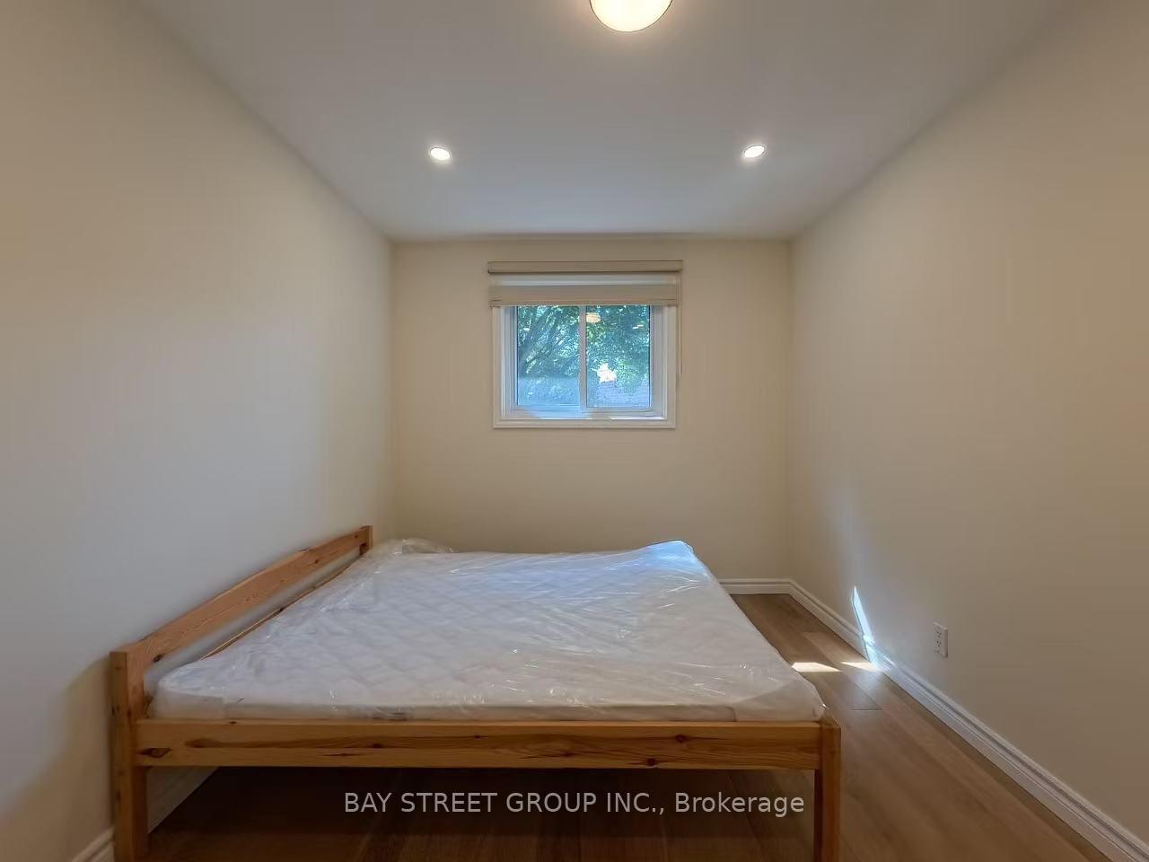 Photo 16 of 402 Osiris Drive, Richmond Hill, Crosby — HOMEH