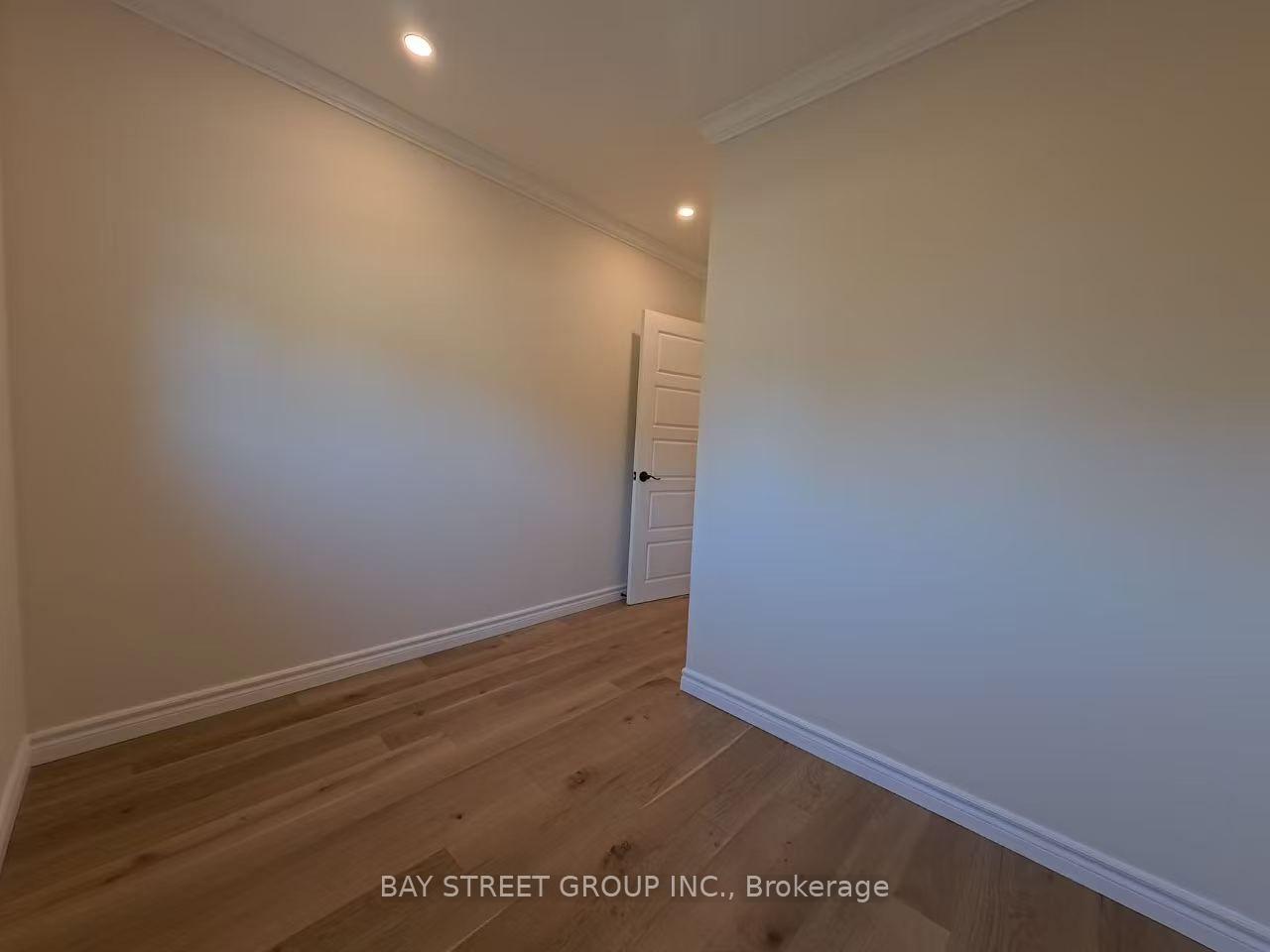 Photo 19 of 402 Osiris Drive, Richmond Hill, Crosby — HOMEH
