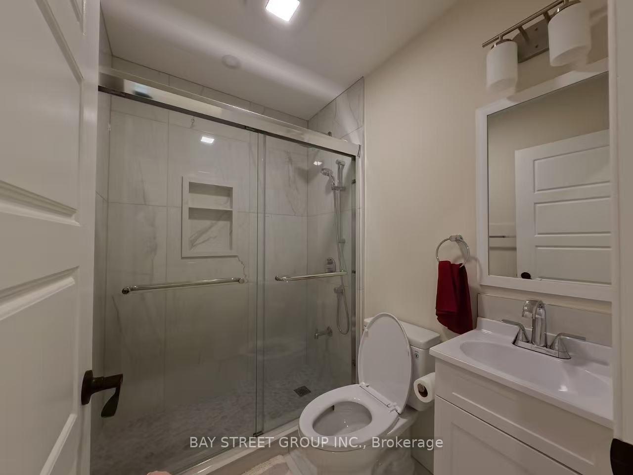 Photo 21 of 402 Osiris Drive, Richmond Hill, Crosby — HOMEH
