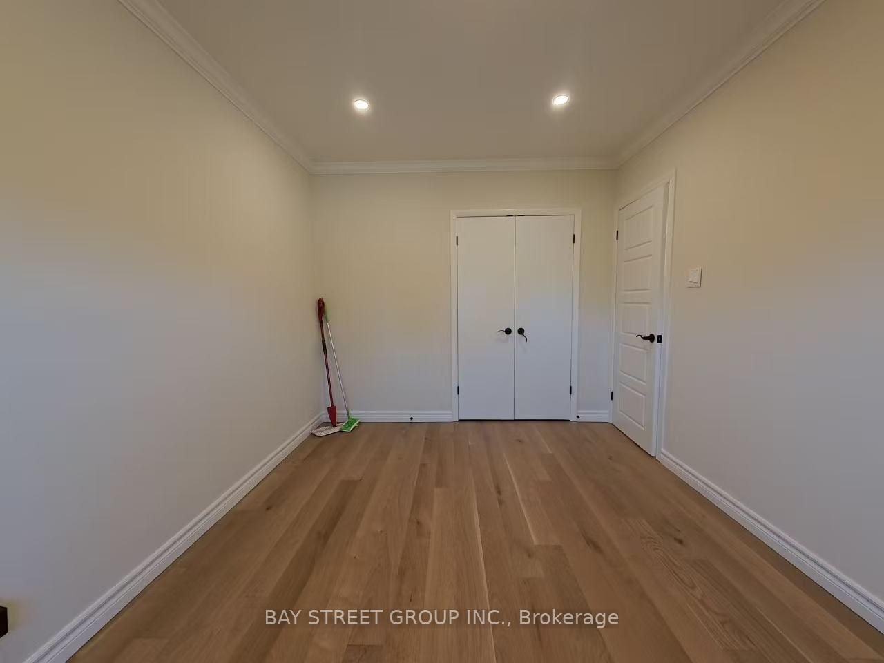 Photo 23 of 402 Osiris Drive, Richmond Hill, Crosby — HOMEH