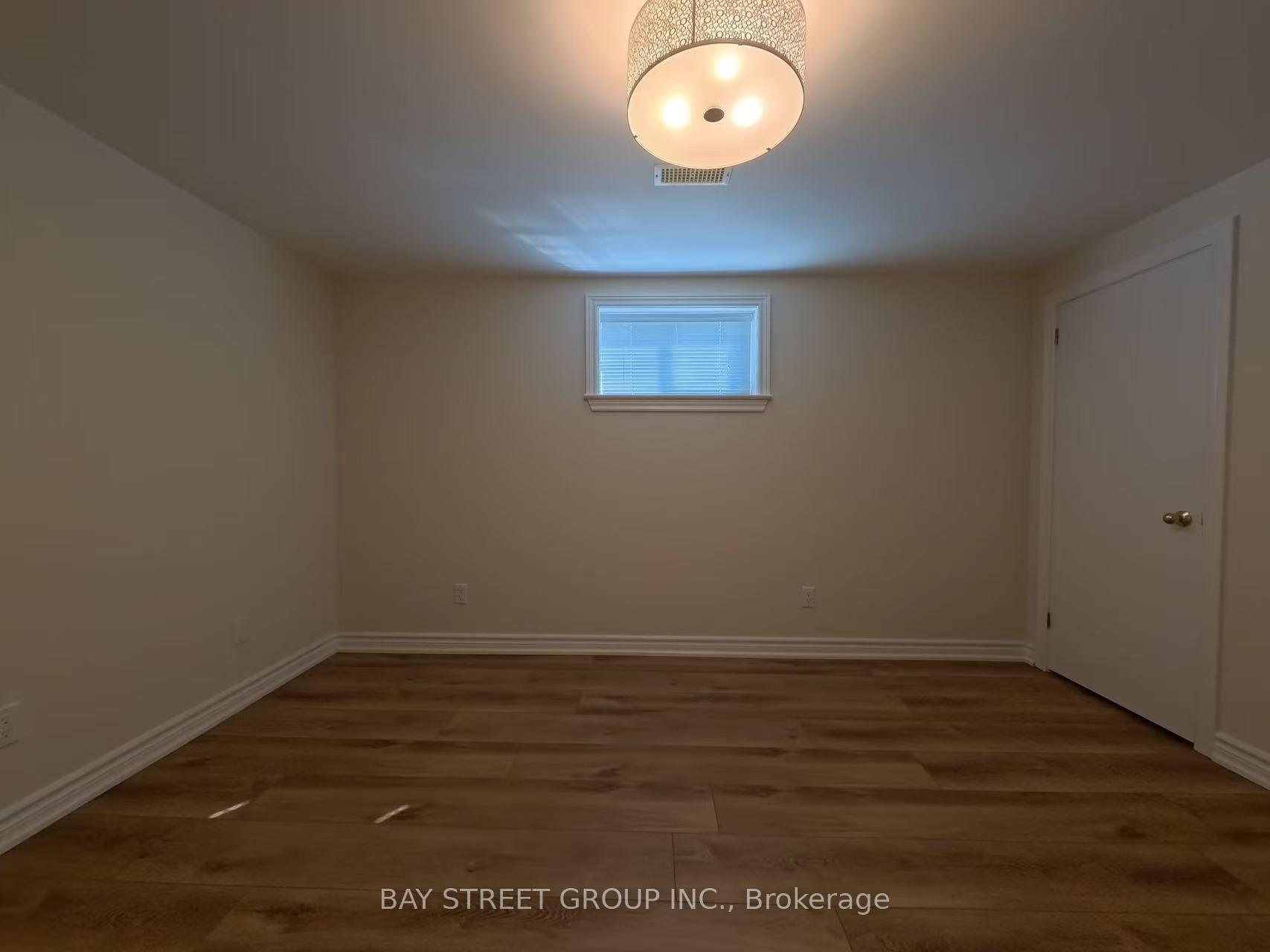 Photo 33 of 402 Osiris Drive, Richmond Hill, Crosby — HOMEH