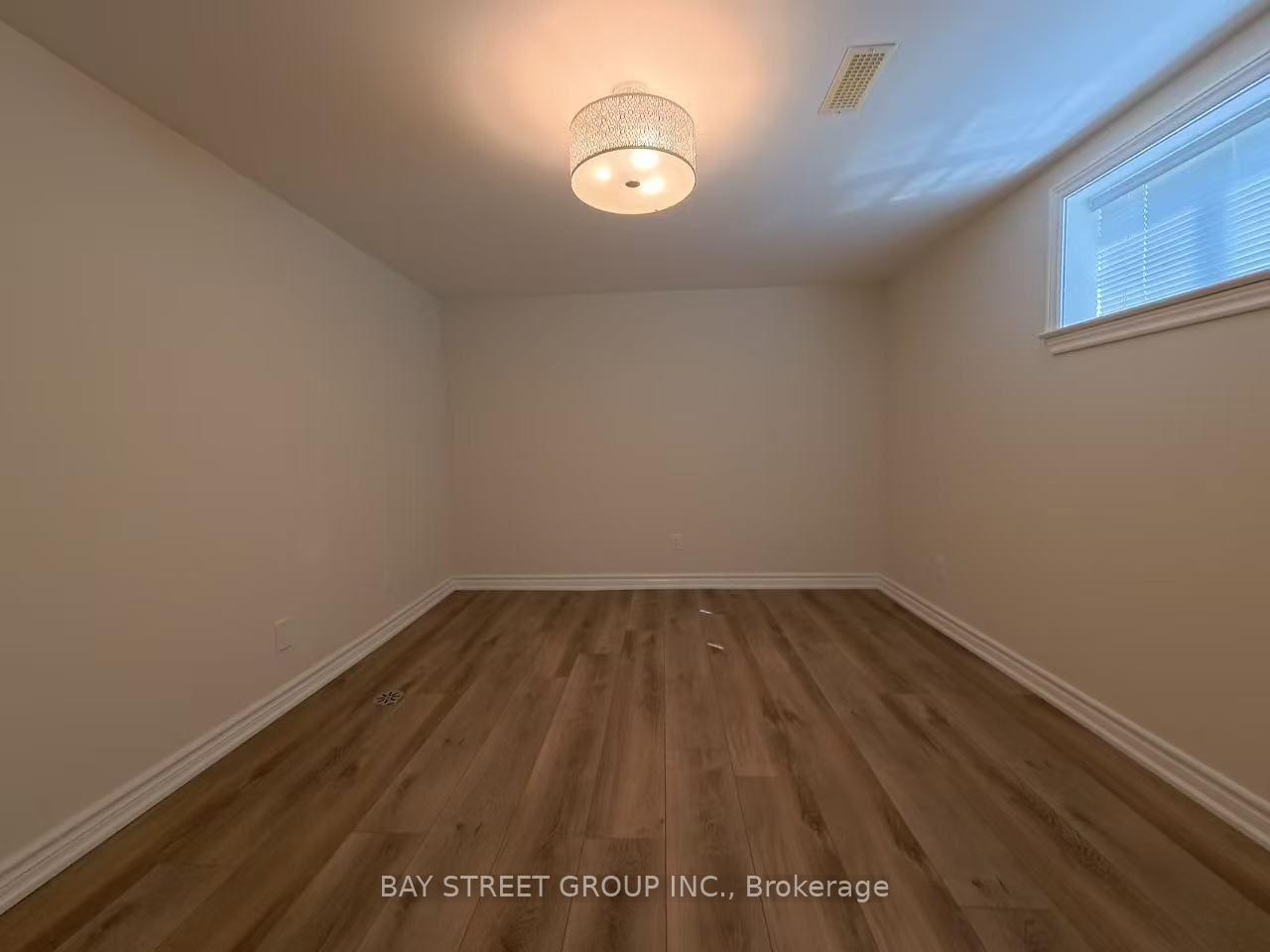 Photo 34 of 402 Osiris Drive, Richmond Hill, Crosby — HOMEH