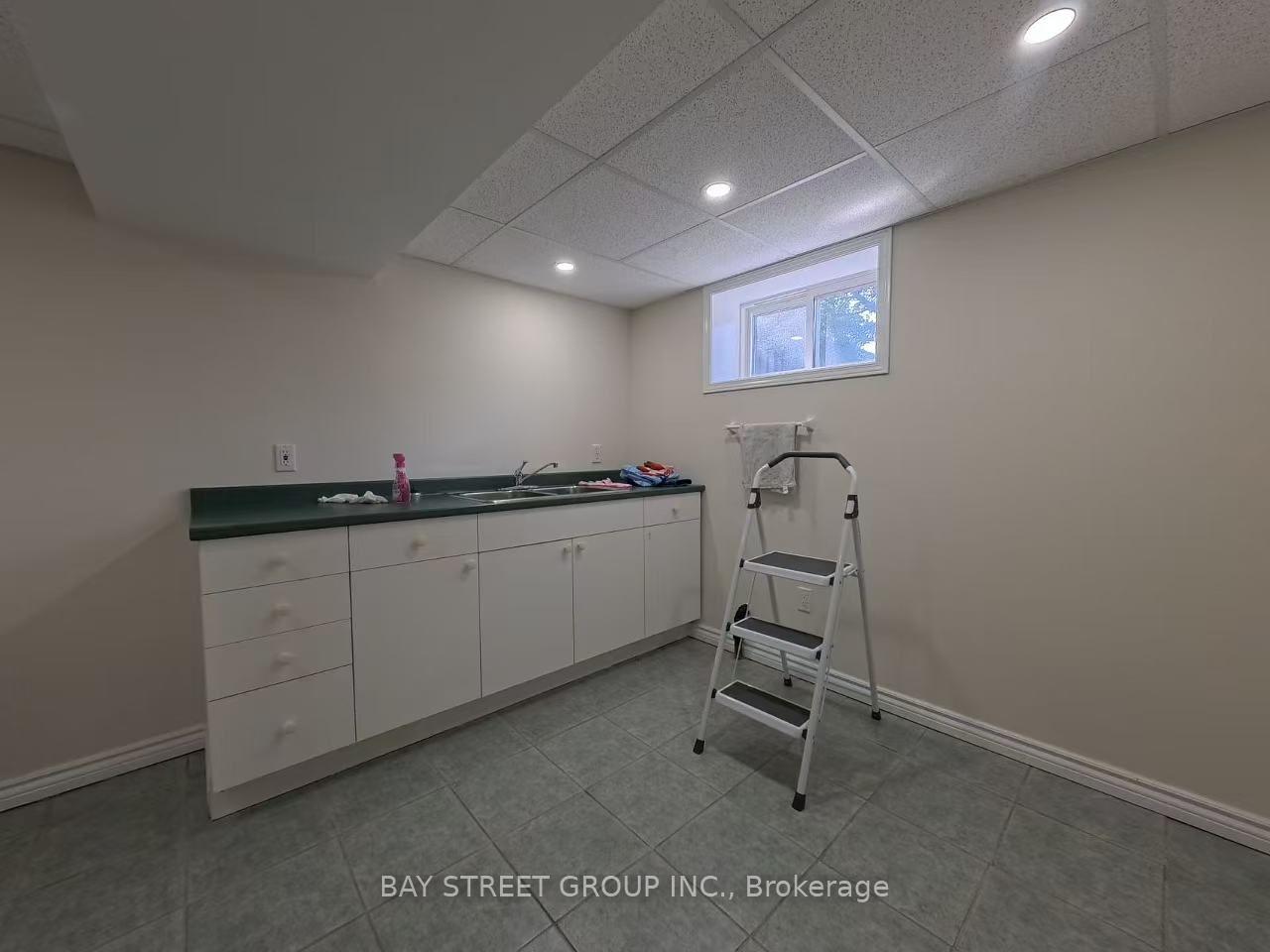 Photo 37 of 402 Osiris Drive, Richmond Hill, Crosby — HOMEH