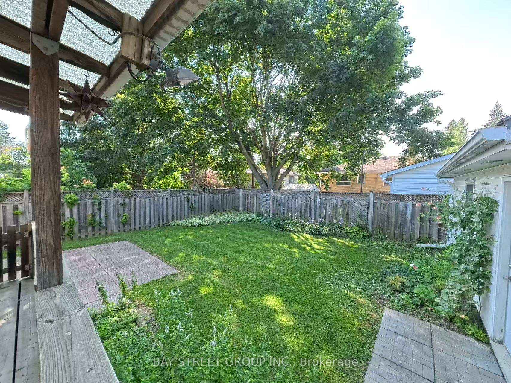 Photo 40 of 402 Osiris Drive, Richmond Hill, Crosby — HOMEH