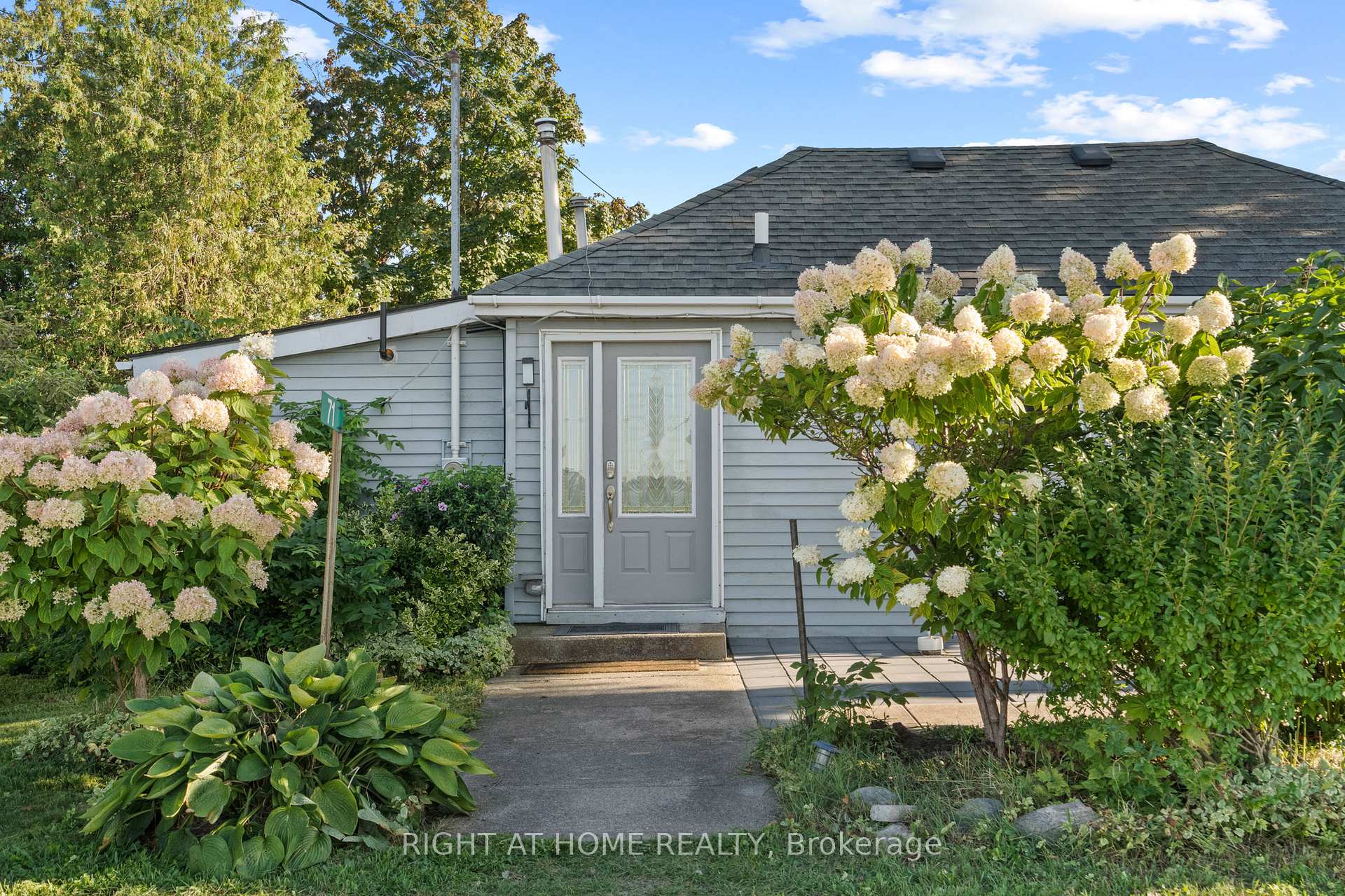 Photo 2 of 71 Lighthouse Dr, Haldimand, Dunnville — HOMEH
