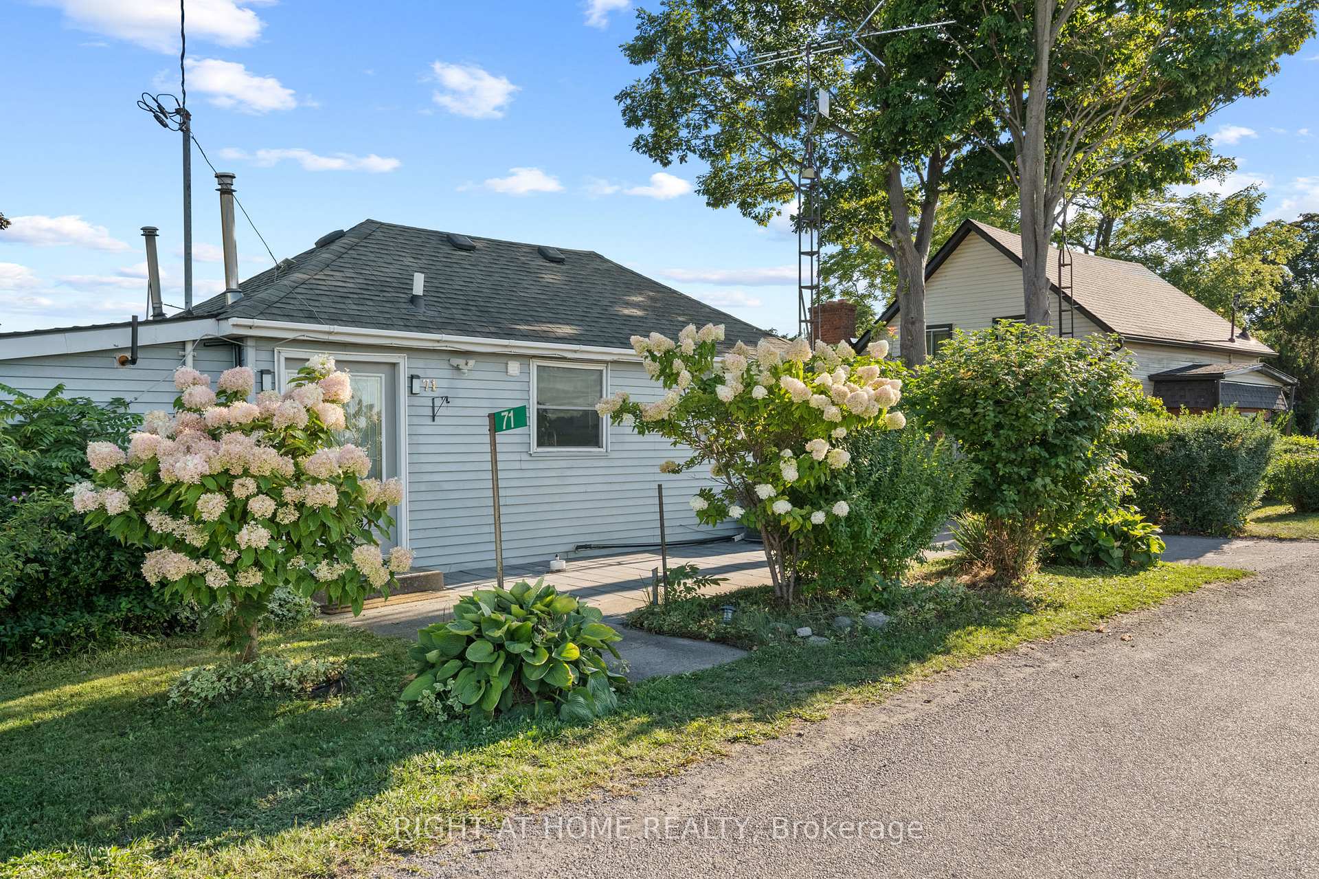 Photo 3 of 71 Lighthouse Dr, Haldimand, Dunnville — HOMEH