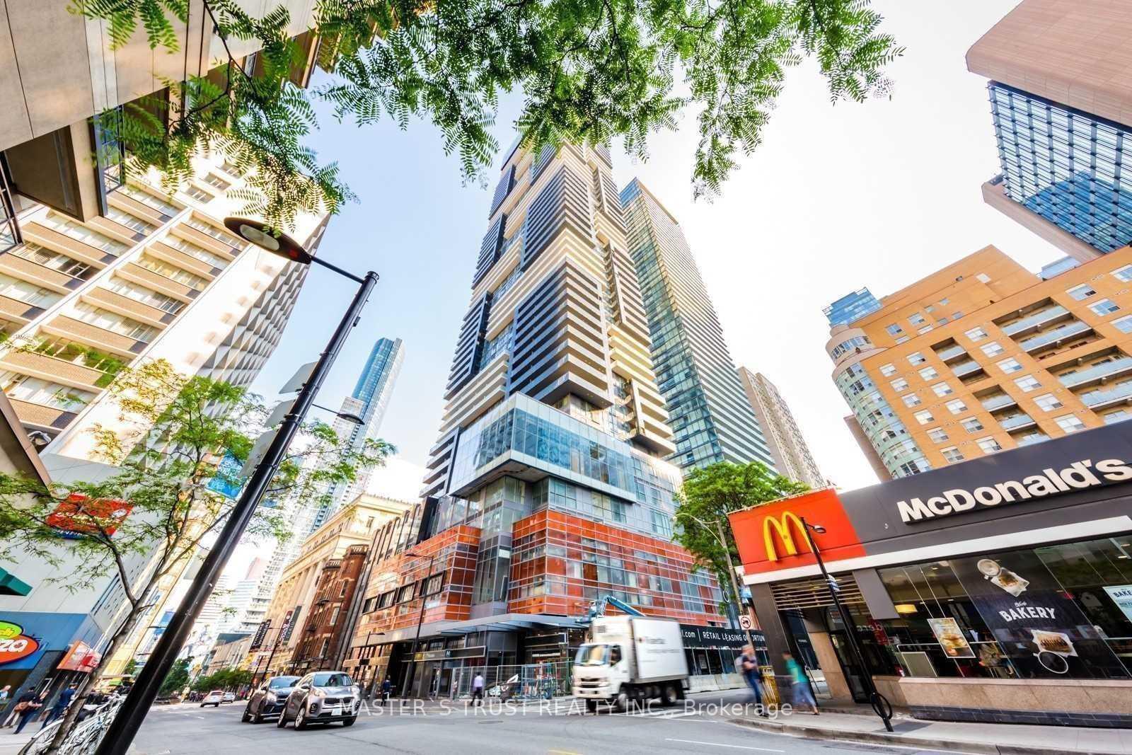 Front of Unit 1601, 7 Grenville Street