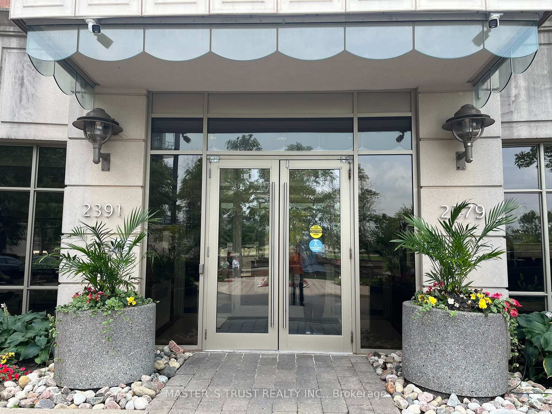 Photo 3 of Unit 1210, 2391 Central Park Drive, Oakville, River Oaks — HOMEH