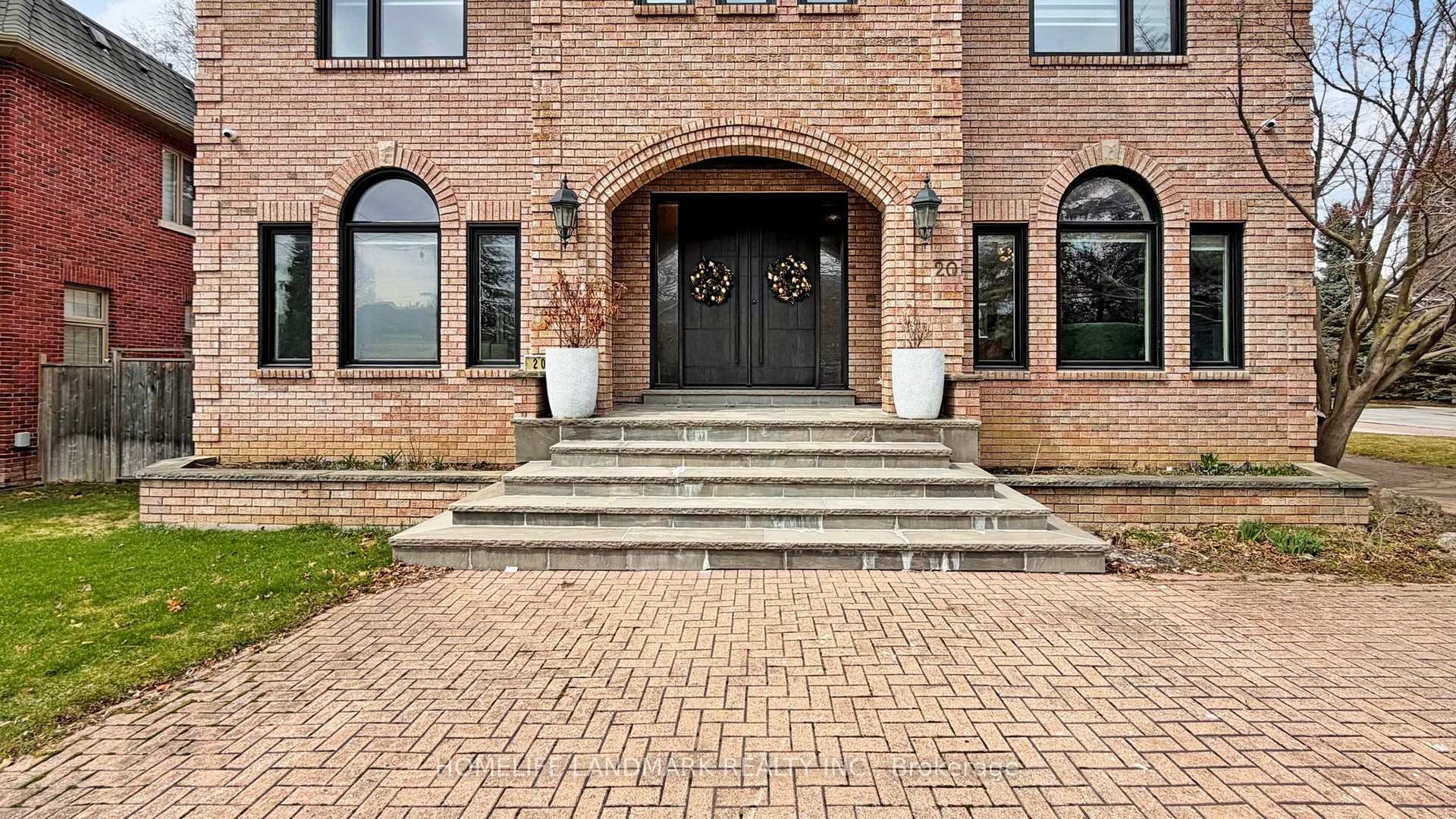 Photo 3 of 20 Blaine Drive, North York, Banbury-Don Mills — HOMEH