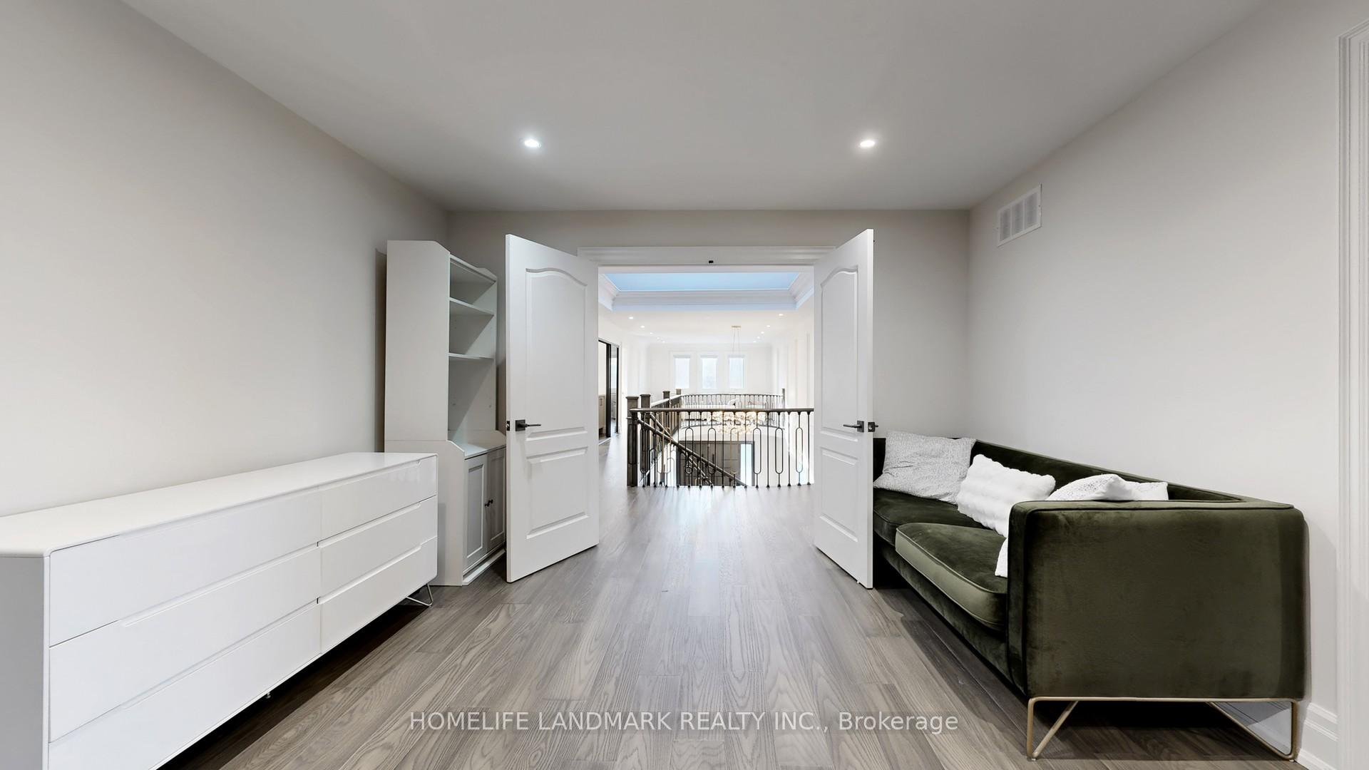 Photo 31 of 20 Blaine Drive, North York, Banbury-Don Mills — HOMEH