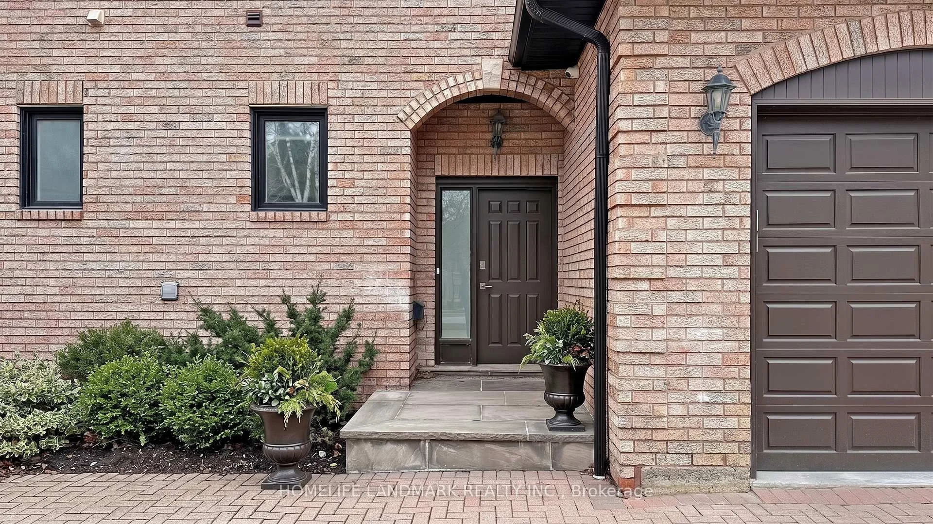 Photo 8 of 20 Blaine Drive, North York, Banbury-Don Mills — HOMEH