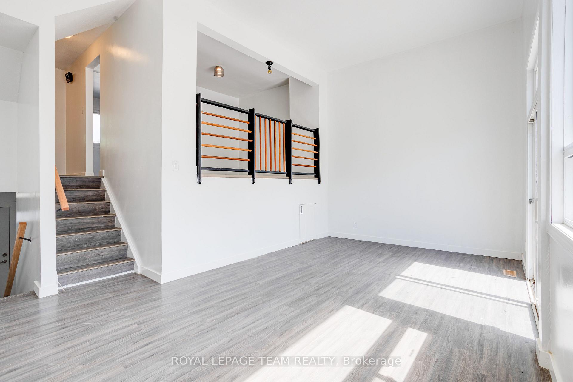 Photo 4 of Unit 52, 2669 Southvale Crescent, Ottawa, Sheffield Glen/Industrial Park — HOMEH