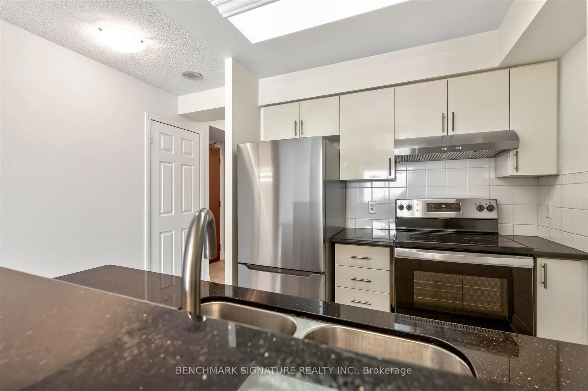 Photo 13 of Unit 1901, 22 Olive Avenue, North York, Willowdale East — HOMEH