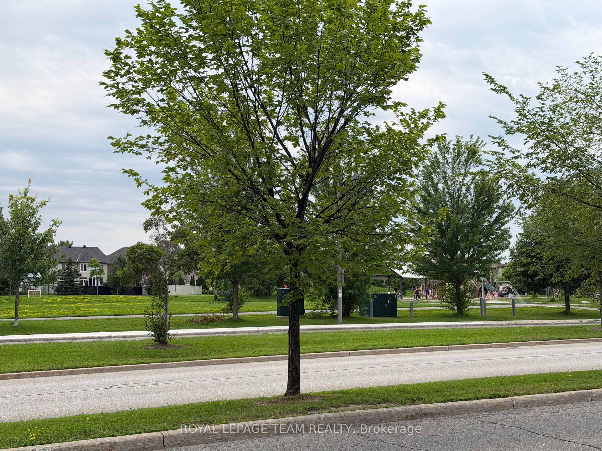 Photo 4 of Unit A, 419 Chapman Mills Drive, Ottawa, Barrhaven - Strandherd — HOMEH