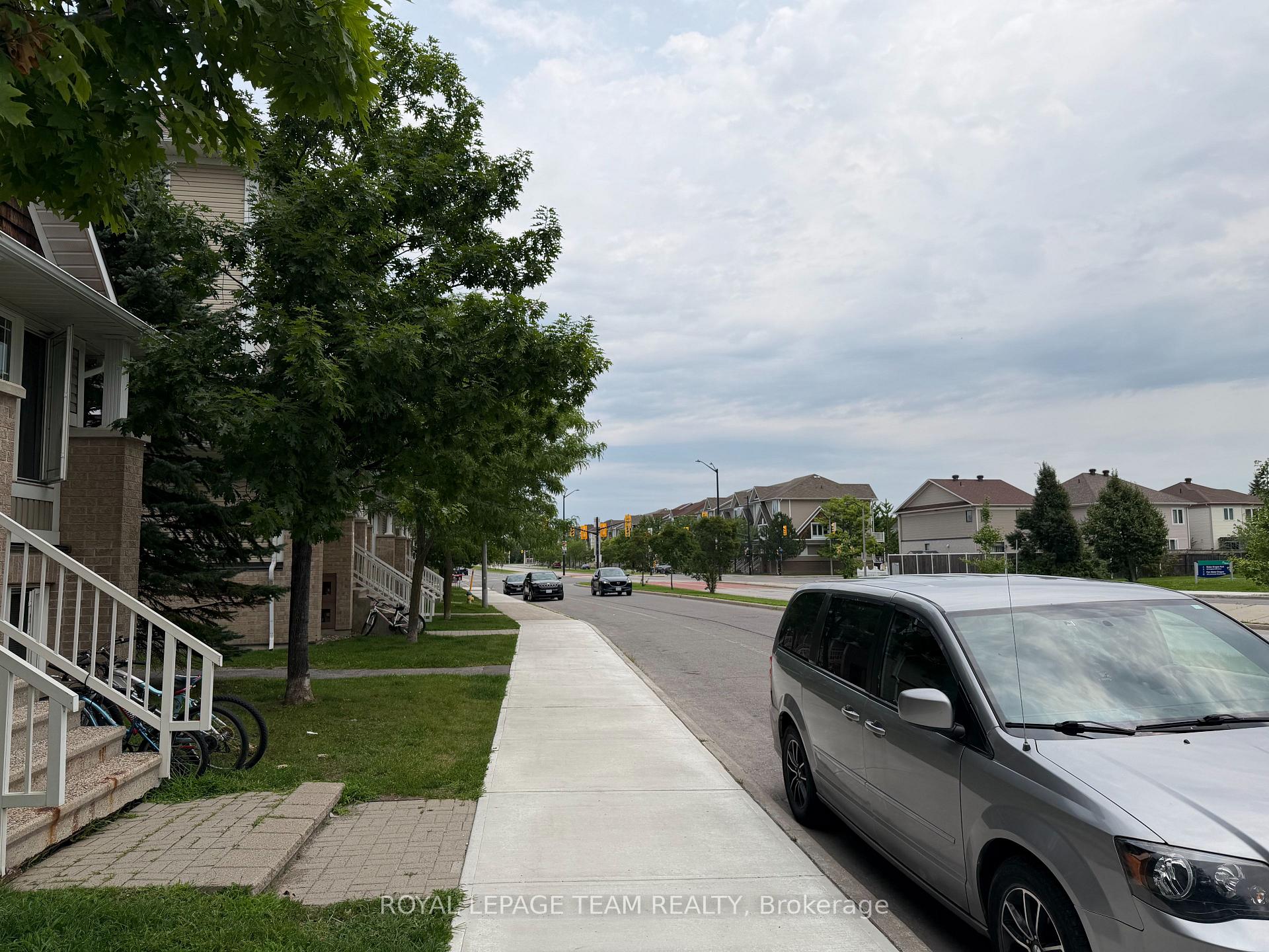 Photo 5 of Unit A, 419 Chapman Mills Drive, Ottawa, Barrhaven - Strandherd — HOMEH
