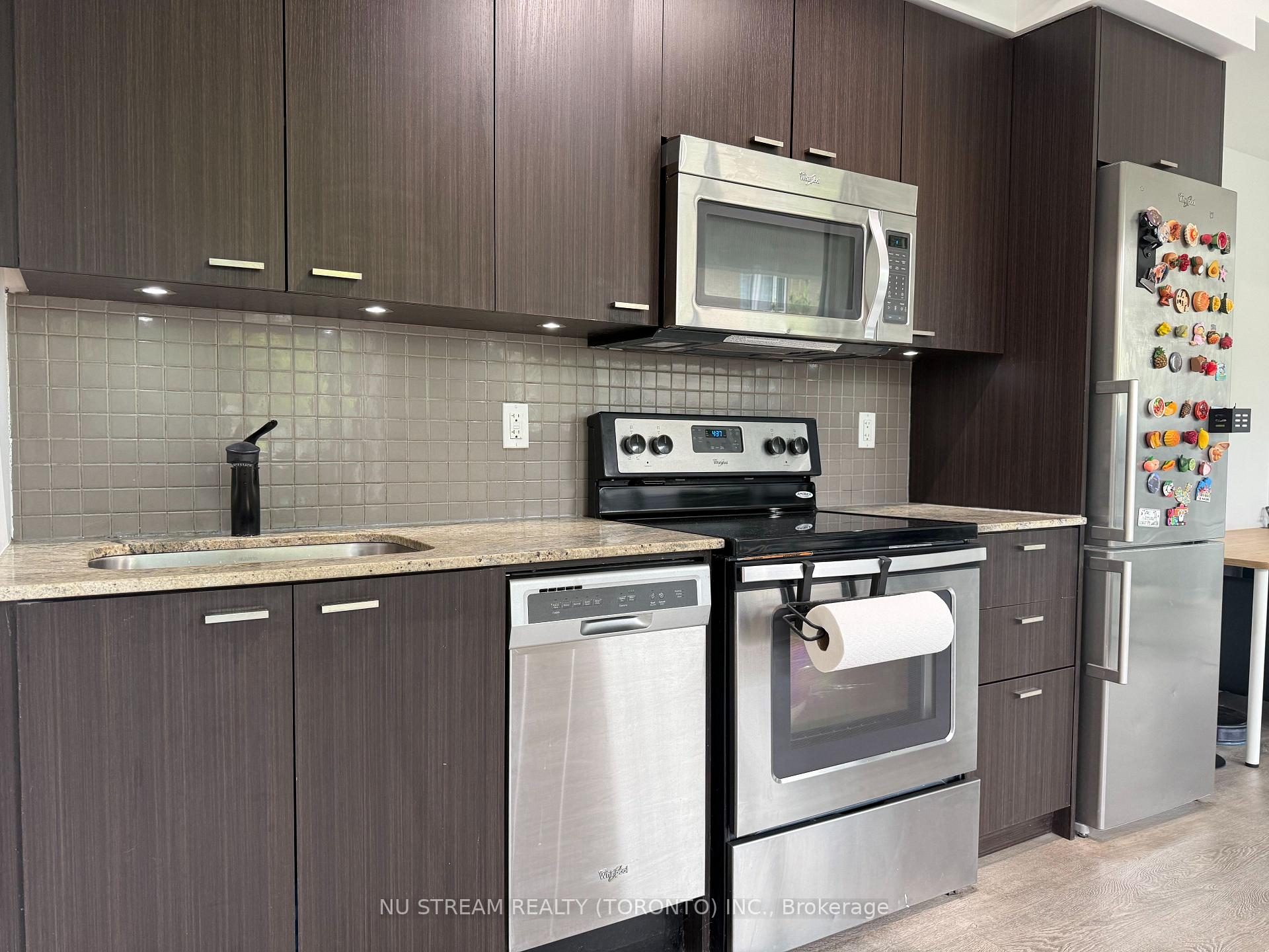 Photo 2 of Unit 211, 88 Sheppard Avenue E, North York, Willowdale East — HOMEH