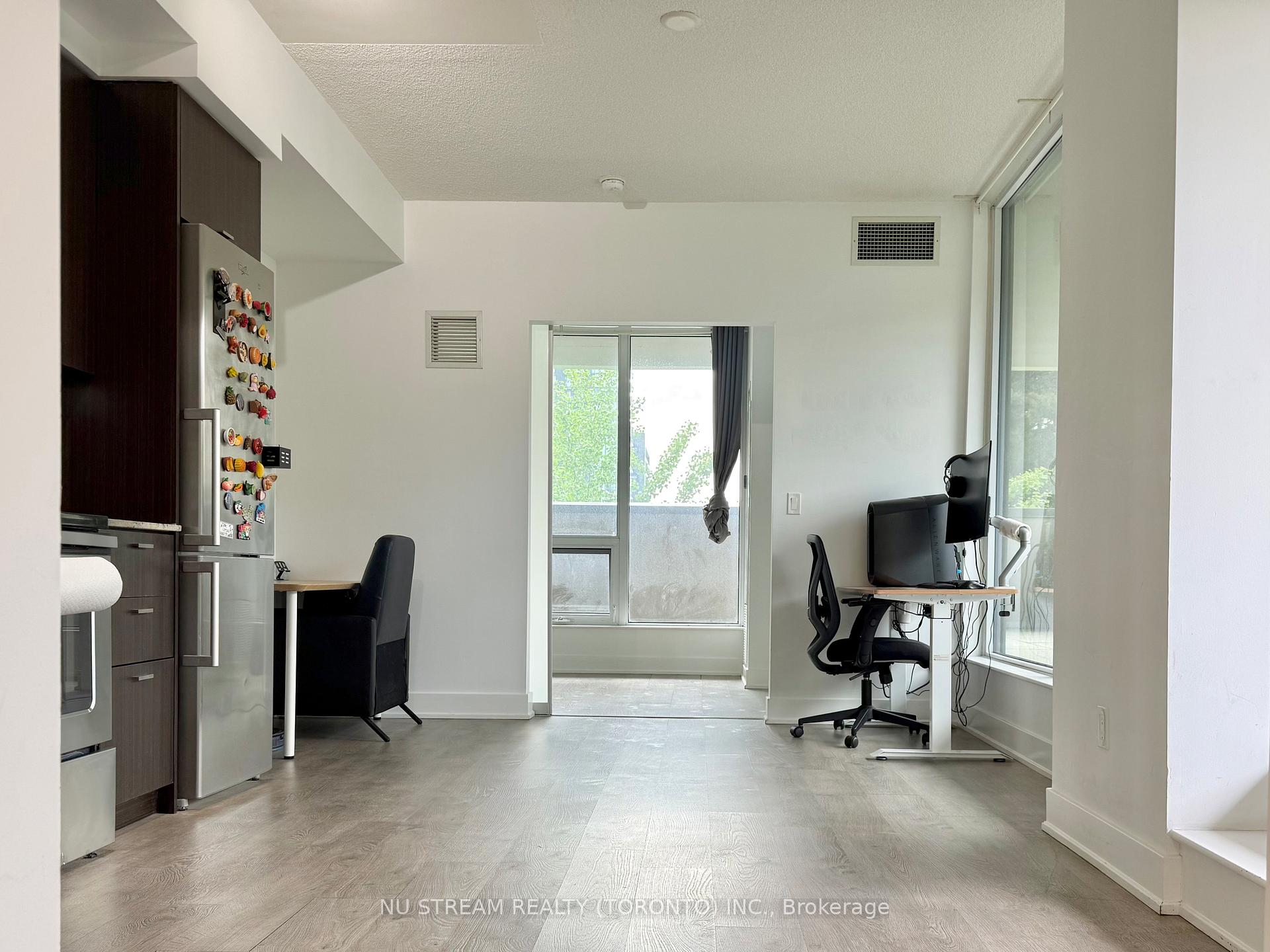 Photo 3 of Unit 211, 88 Sheppard Avenue E, North York, Willowdale East — HOMEH