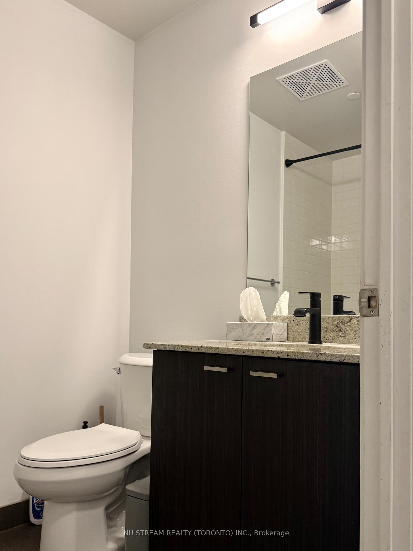 Photo 7 of Unit 211, 88 Sheppard Avenue E, North York, Willowdale East — HOMEH