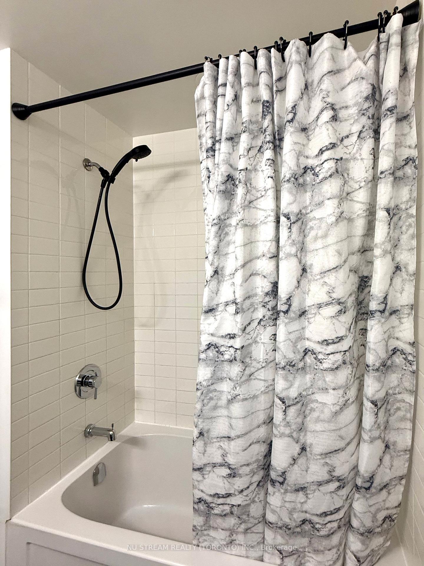 Photo 8 of Unit 211, 88 Sheppard Avenue E, North York, Willowdale East — HOMEH
