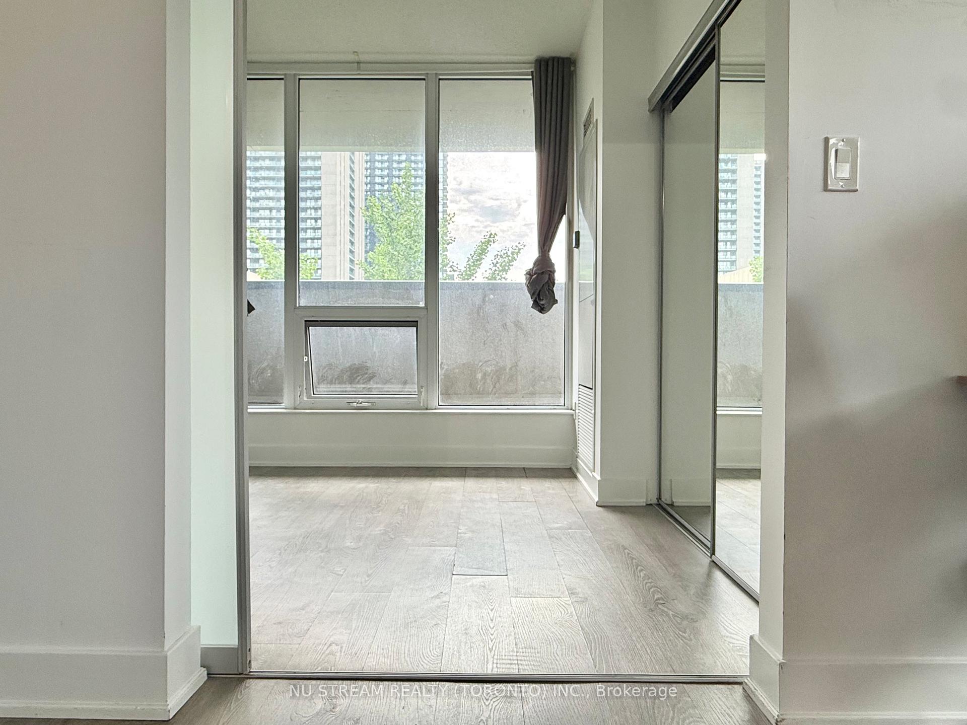 Photo 10 of Unit 211, 88 Sheppard Avenue E, North York, Willowdale East — HOMEH