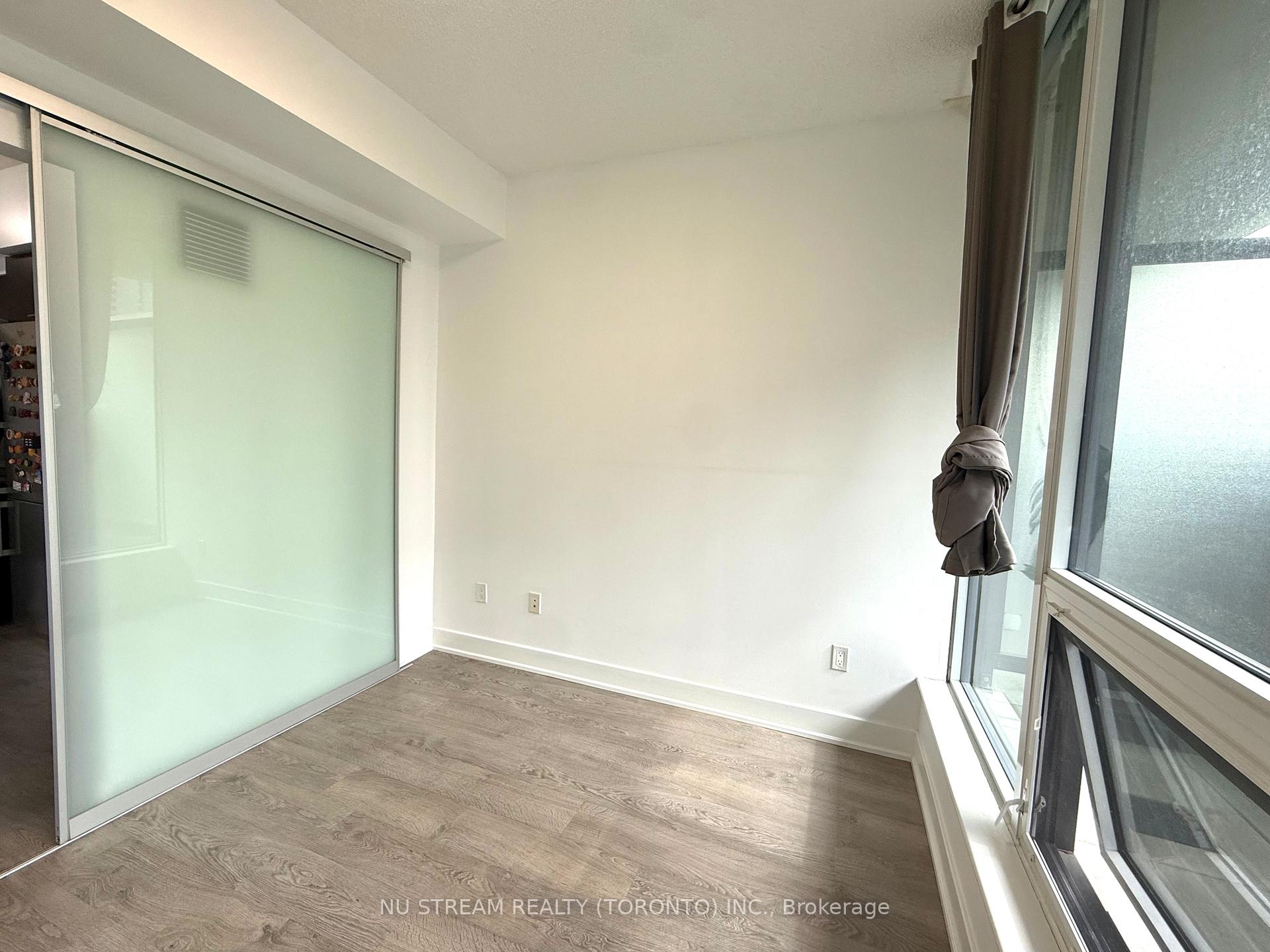 Photo 12 of Unit 211, 88 Sheppard Avenue E, North York, Willowdale East — HOMEH